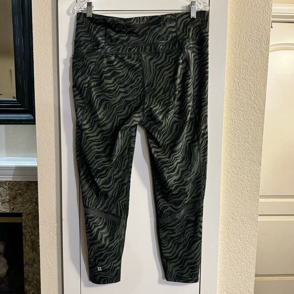 Sweaty Betty Zero Gravity Pocket 7/8 Running Leggings In Green Zebra Print - Picture 4 of 10
